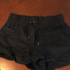 Athleta Cabo Linen short in Black